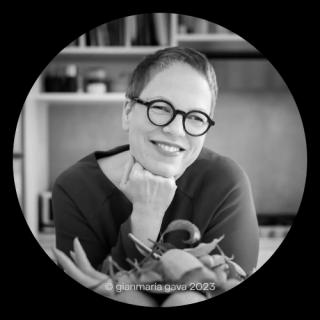 Katharina Seiser. Link zu unserem Onlineschaufenster Katharina Seiser.
